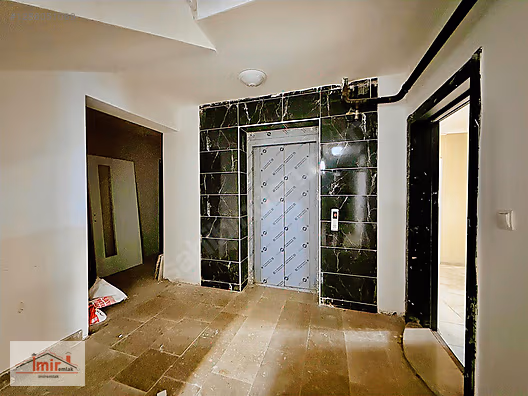 İMİR EMLAK'TAN YENİ BİNADA ÇİFT ASANSÖR MANZARALI 3+1 130m²