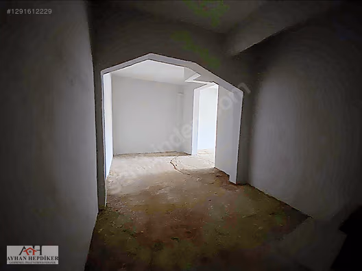 AYHAN HEPDİKER DEN ADAPAZARI ÇEŞME MEYDANINDA YATIRIMLIK DÜKKAN