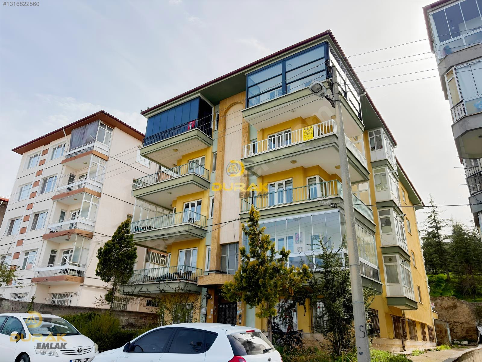 DURAK EMLAK'TAN KİRALIK ZAFER'DE 3+1-140m2 BAKIMLI ARAKAT DAİRE