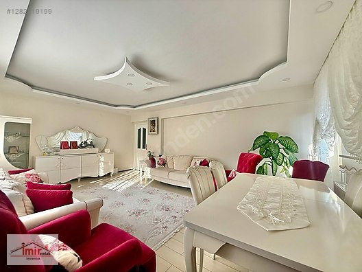 PURSAKLAR İMİR EMLAK'TAN HASTANEYE YAKIN GENİŞ 3+1 DAİRE