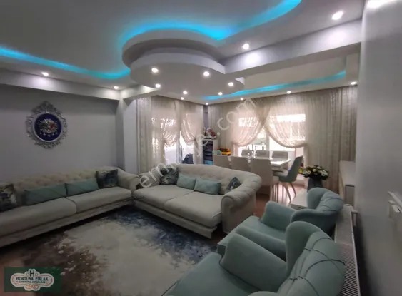 İzmir Torbalı Torbalı Mahallesinde 2+1 Geniş Daire Satılık