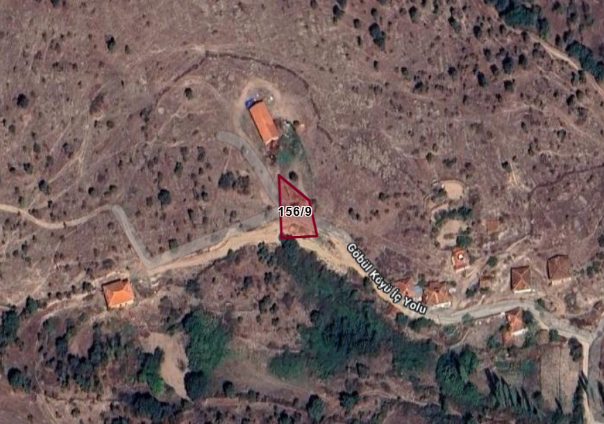 BALIKESİR DURSUNBEY GÖBÜL KÖYÜNDE 428   M²  ARSA  SATILIKTIR