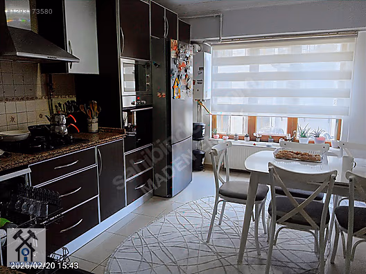 Bahçelievler'de Satılık 3+1 Daire, 145m², Merkezi Konum