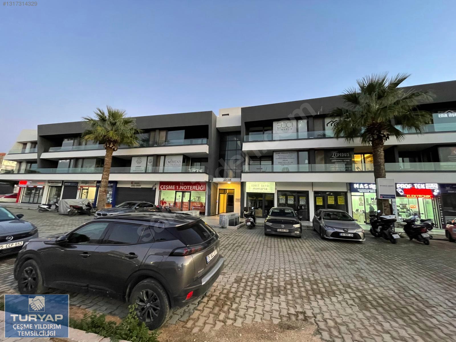 ÇEŞME MERKEZ'de ANA YOL ÜSTÜ KİRALIK 90m² 2+1 LOFT