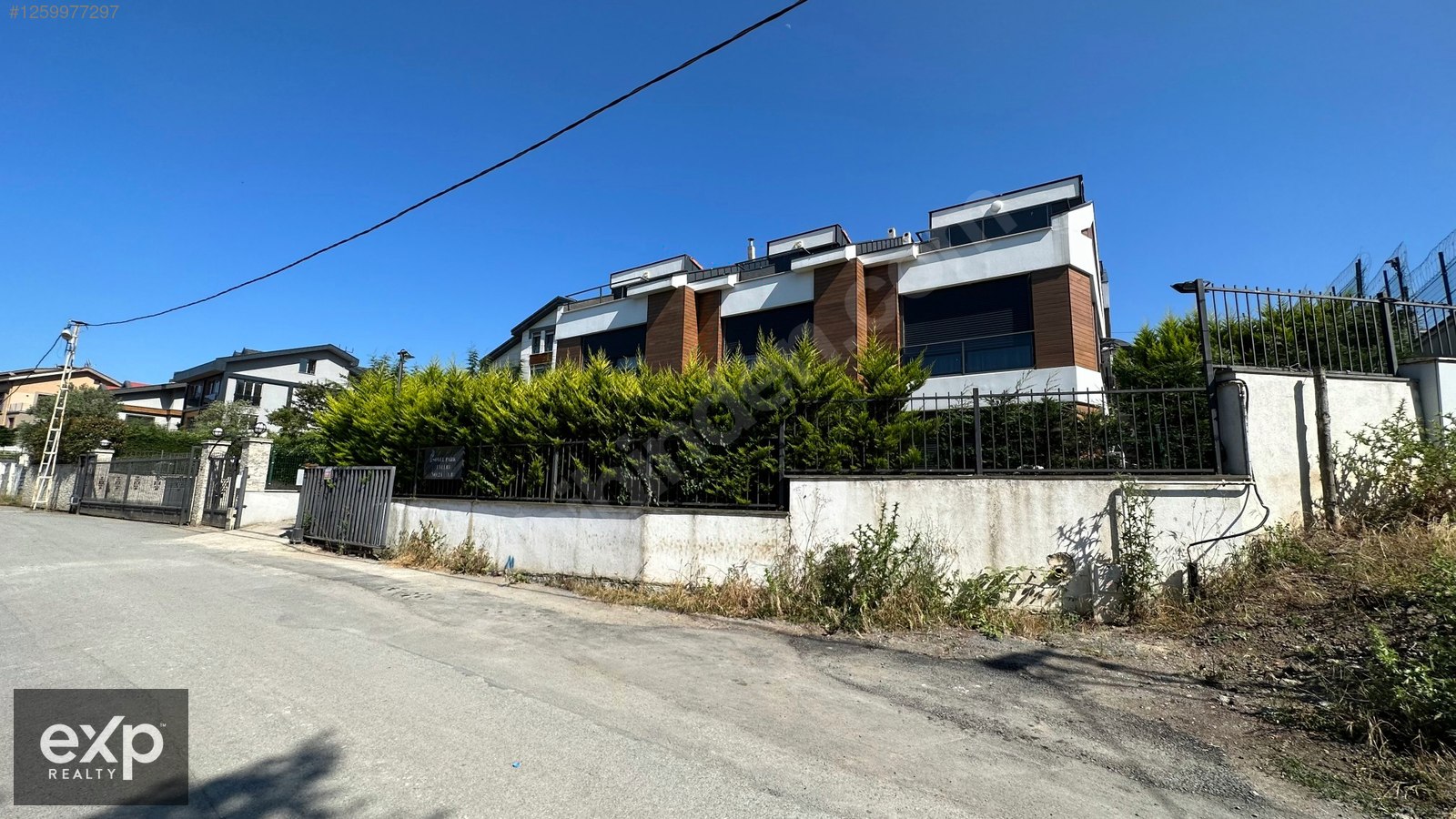 Butik Site İçerisinde 3+1 Satılık Modern Villa