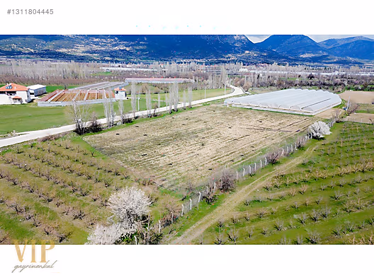 VİP GAYRİMENKUL'den ASFALT YOLA CEPHELİ 6.700m² TARLA