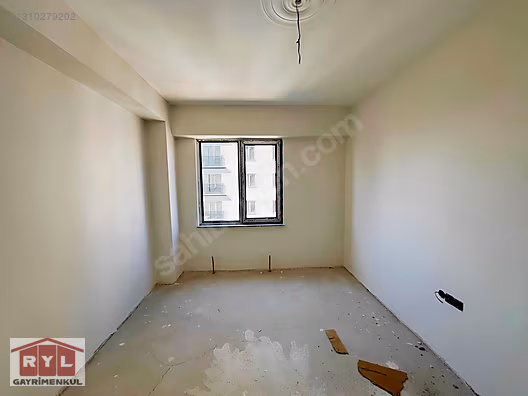 Yakacıkta Nezih Sitede 2+1 85m2 Satılık Daire