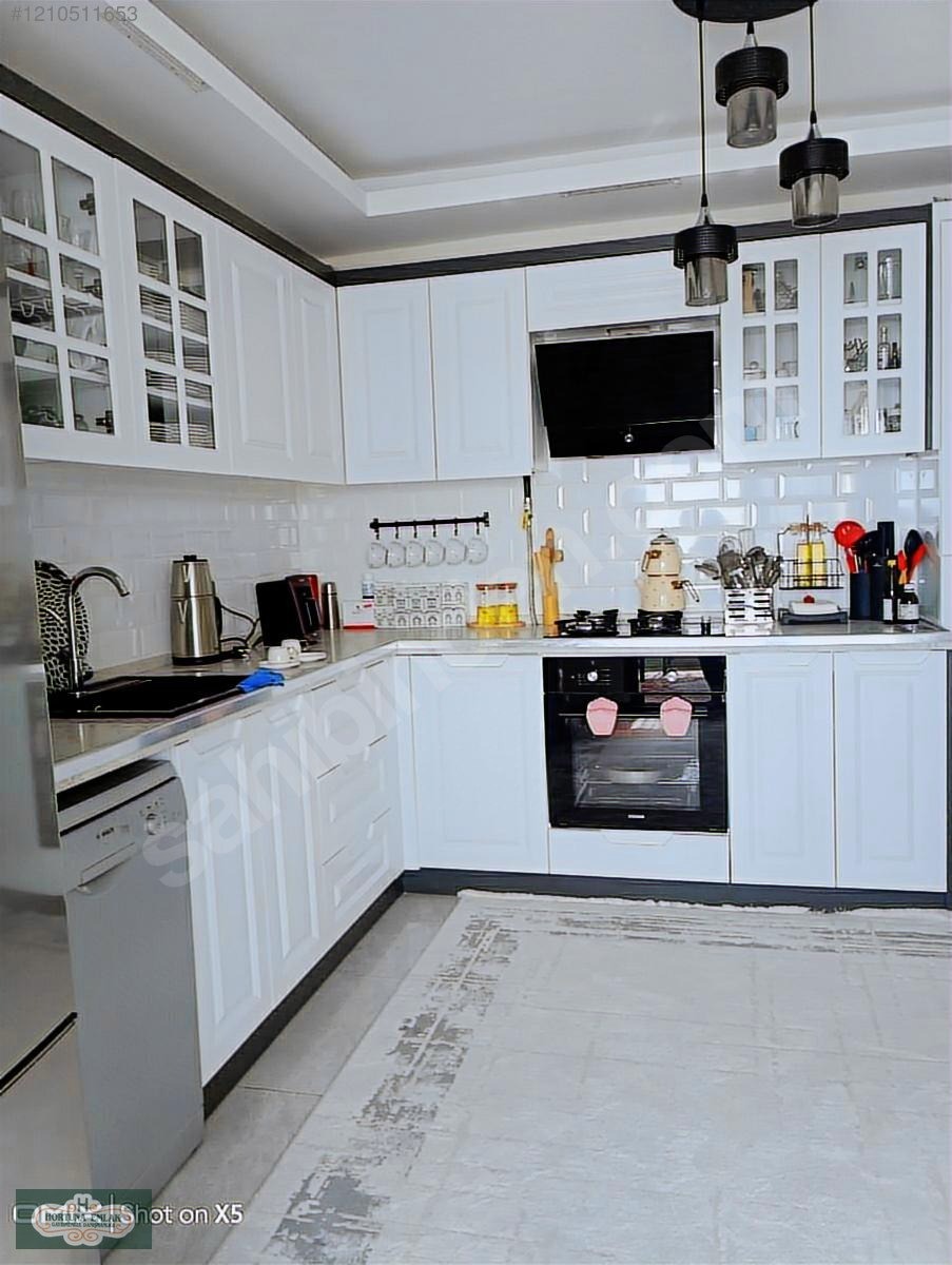 İzmir Torbalı Cumhuriyet Mahallesi'nde 2+1 115m2 satılık daire