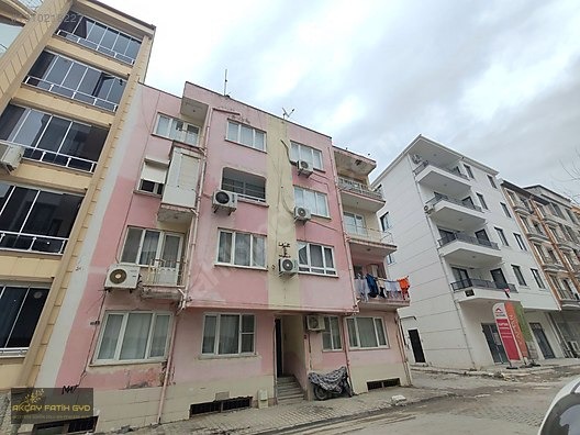 Edremit Cumhuriyet Mh. de SATILIK Arakat 3+1 FIRSAT Daire