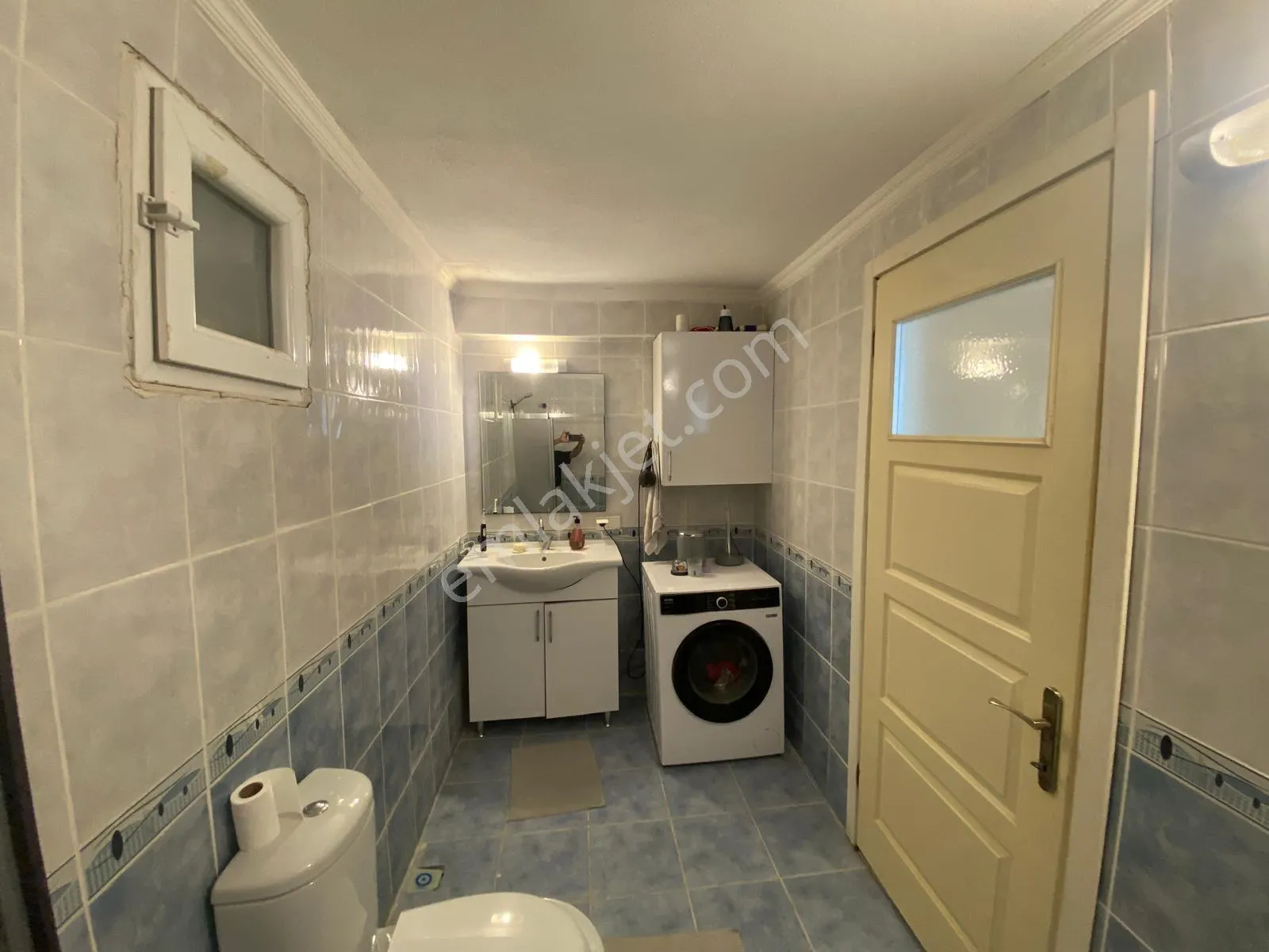 Kuşadası Uydukent'te Deniz Manzaralı Boş Kiralık 2+1 Daire