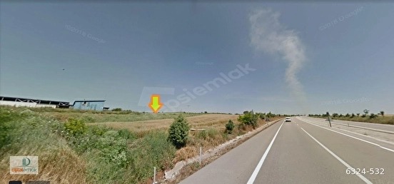 Bandırma Yolunda Fevzipaşa'da 30 dönüm Satılık Kıymetli Arazi.