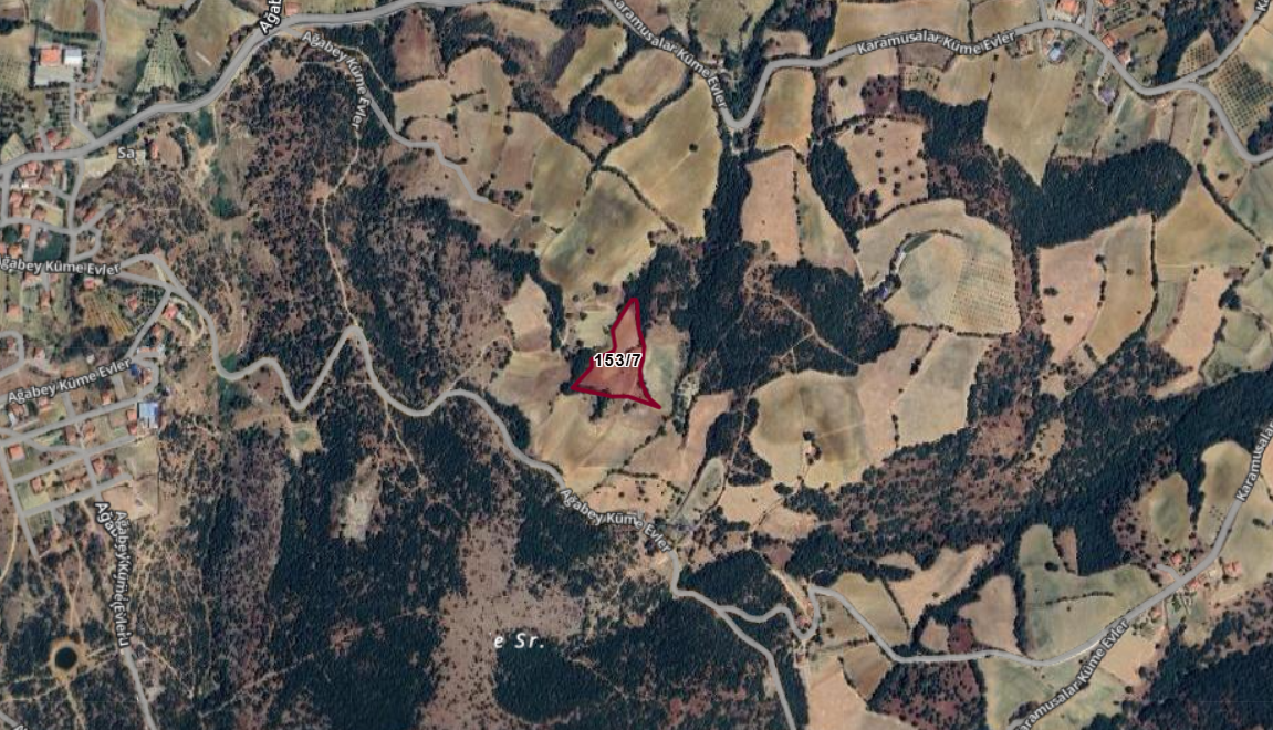   UŞAK EŞME AĞABEY  KÖYÜNDE 6.400  M² TARLA SATILIKTIR