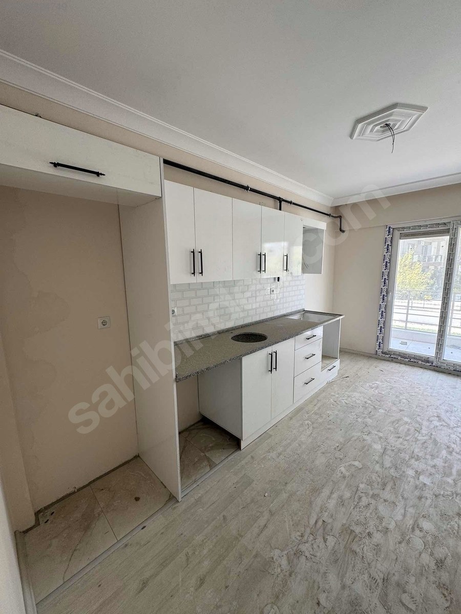 DOSTLARDAN GÖLETDE HAVUZLU SİTEDE SATILIK 3+1