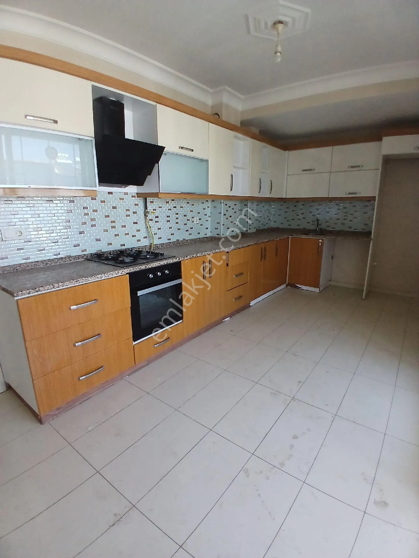 İzmir Torbalı Koruluğun Karşısında 3+1 Daire Satılık