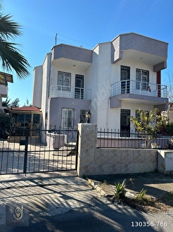 HATAY ARSUZ KARAAĞAÇ CUMHURİYET MAHALLESİNDE SİTE İÇİNDE 4+2 SATILIK VİLA