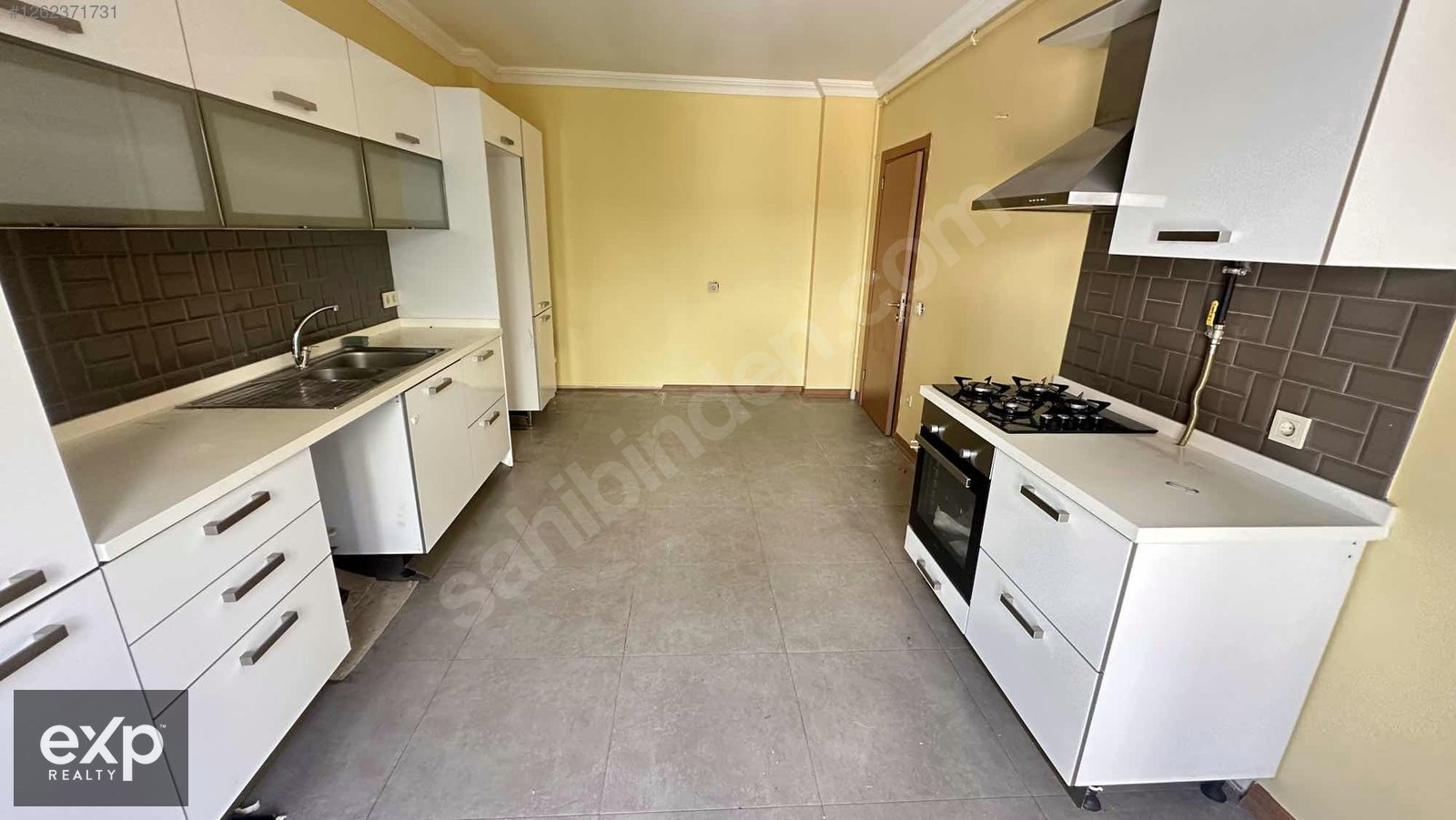 Boş * Güzel Konumda 5+1 Satılık Fırsat Bahçe Dubleksi