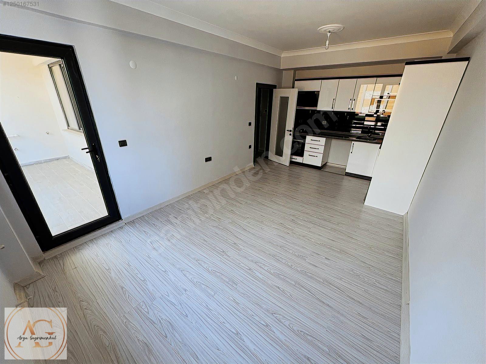 Arya Gayrimenkul'den Satılık 3+1 Doğalgazlı Dubleks Daire