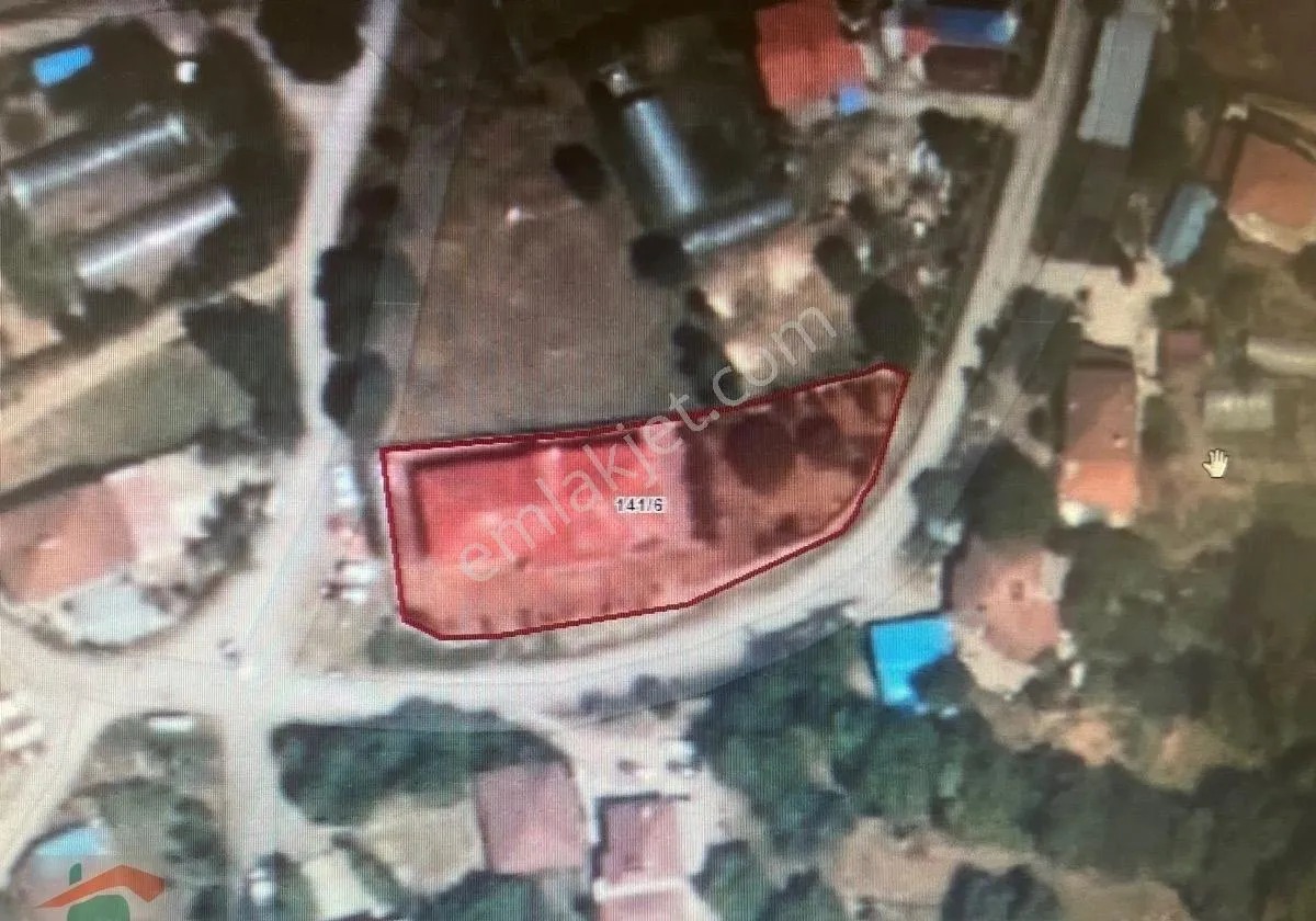 270 M2 Tek Katlı Villa 1331 M2 Bahçeli Geçen Köyü