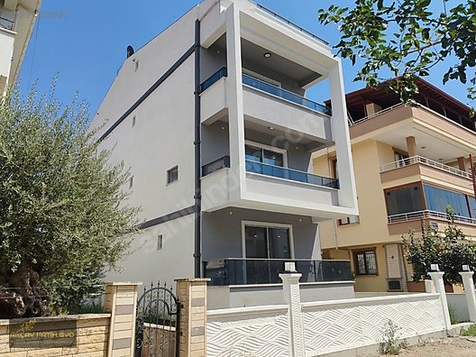 Akçay da Deniz Manzaralı Oturuma Hazır Sıfır 2+1 Teraslı Dubleks