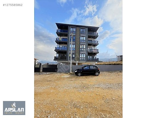 Arslan Emlak'tan İnegöl'de Yenice Köy'de satılık 2 + 1 daireler