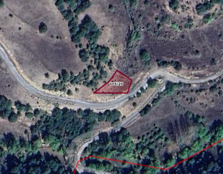 KÜTAHYA EMET MUSALAR KÖYÜNDE 683 M²  TARLA  SATILIKTIR