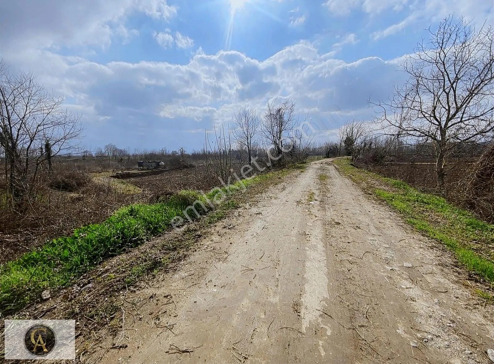 Araç Takasına Uygun Emlak Ofisinden 1.075m2 Satılık Tarla