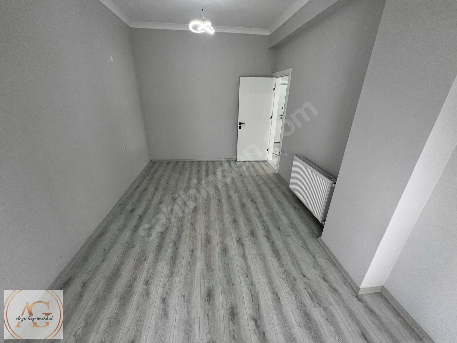 ARYA'DAN ŞIK TASARIMLI ALTINKUMDA 2+1 ARAKAT ÖN CEPHE DAİRE