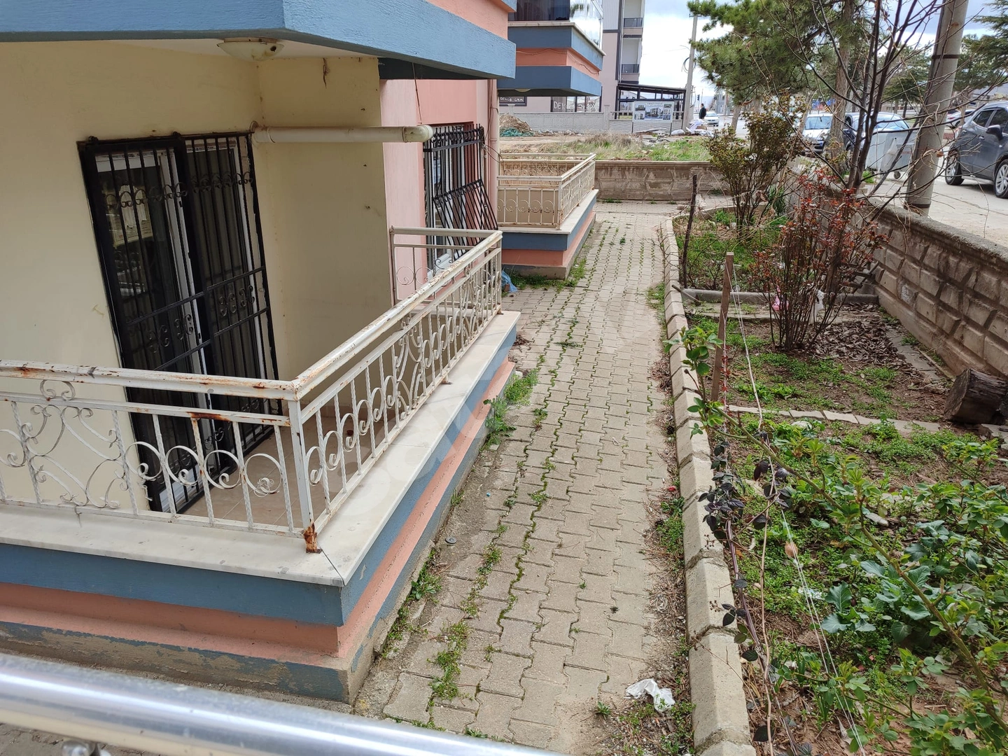 BOLVADİN MERKEZ KAYMAZ MAHALLESİNDE 3+1 SATILIK DAİRE
