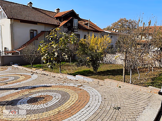 Aşağı dereköy de ful göl manzarılı 900m2 arsa ve 190 m2 villa