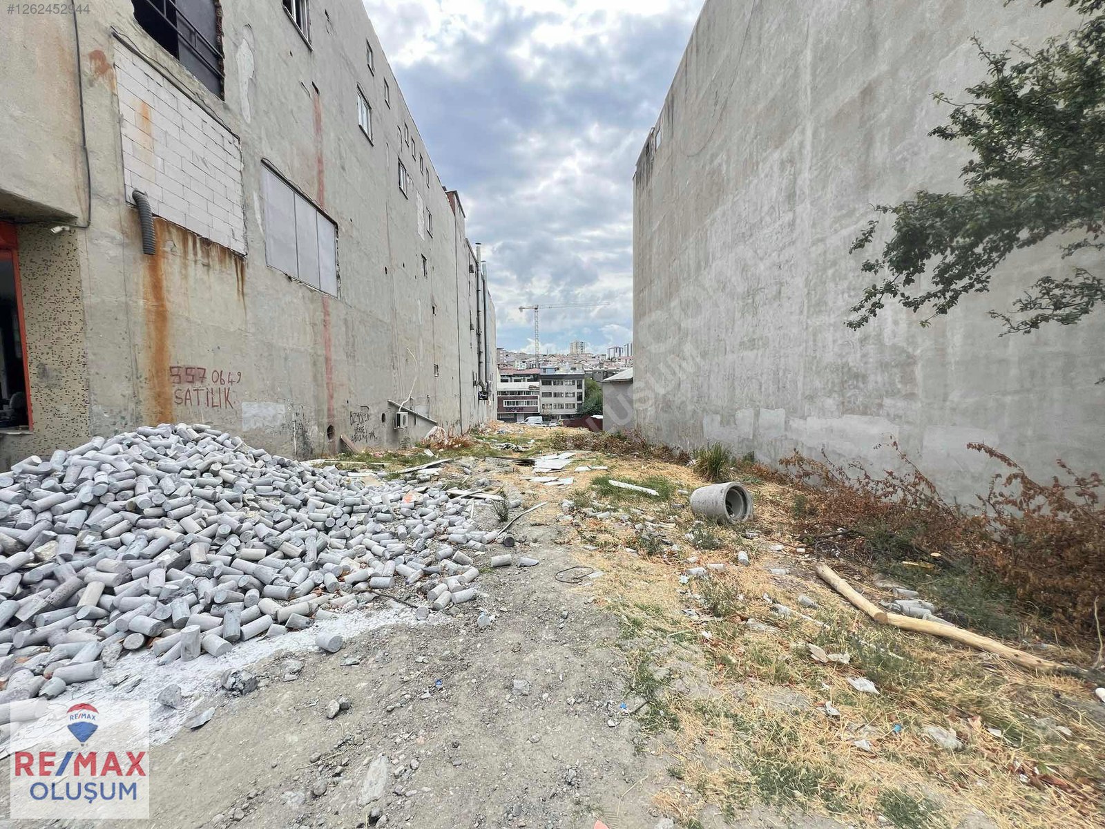 ERDEM SEMİZ'DEN SATILIK CADDE ÜZERİ ÇİFT CEPHE MİA ARSASI