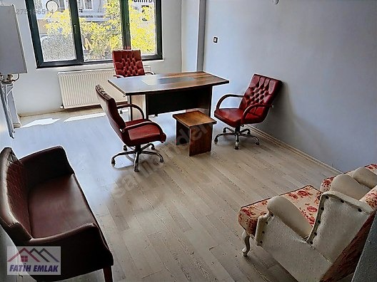 FATİH'TEN İSTİKLAL CADDESİ ÜZERİ 5KATLI BİNAN 5KATI SATILIK OFİS