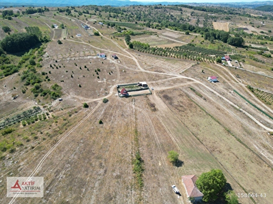 AĞAÇAĞIL YERLEŞİM YERİ İÇİNDE 1225 M2 TERAS KONUMDA TARLA