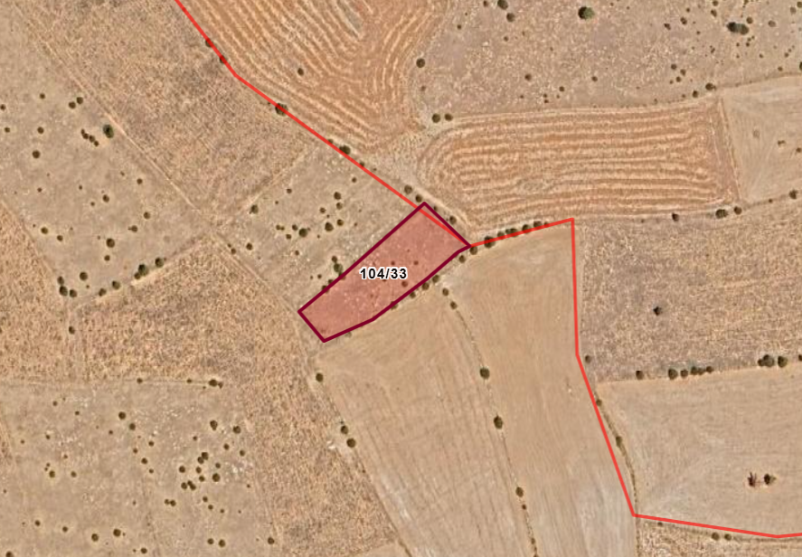 AFYONKARAHİSAR EMİRDAĞ YÜREĞİL   KÖYÜNDE 1.535  M²  TARLA  SATILIKTIR