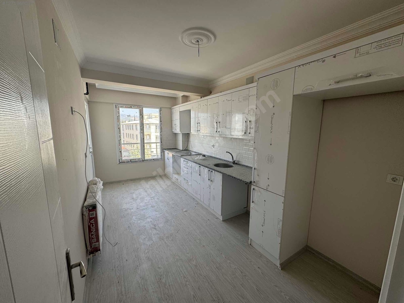 DOSTLARDAN EFENDİ RİNG YOLUNDA SATILIK 3+1