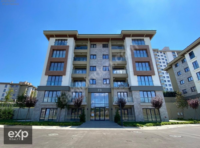 F BLOK'TA VİLLA TADINDA 200 M2 BAHÇELİ BAHÇE DUBLEKSİ