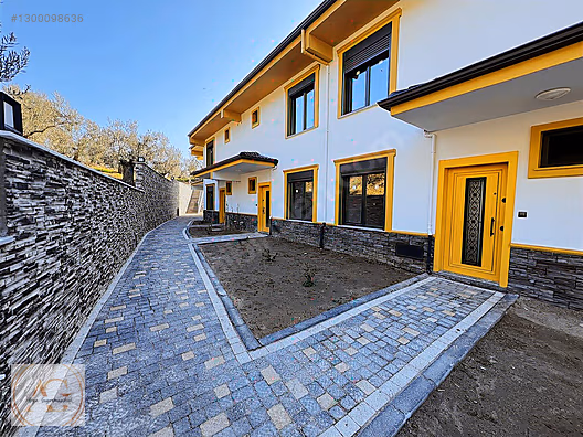 Kaz Dağları Eteklerinde Deniz Manzaralı 4+1 Villa