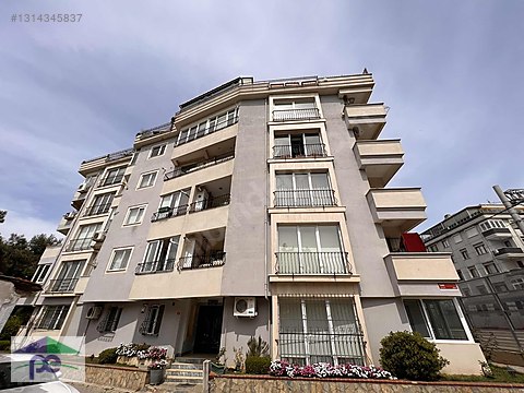 POLAT'TAN 3+1 130m2 KATTA TEK EBEVEYN BANYOLU ASANSÖRLÜ - İSTANBUL KADIKÖY