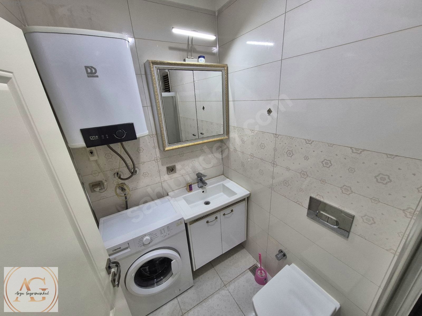 ARYA'DAN HAVUZLU SPOR SALONLU OTOPARKLI 1+1 LÜKS DAİRE
