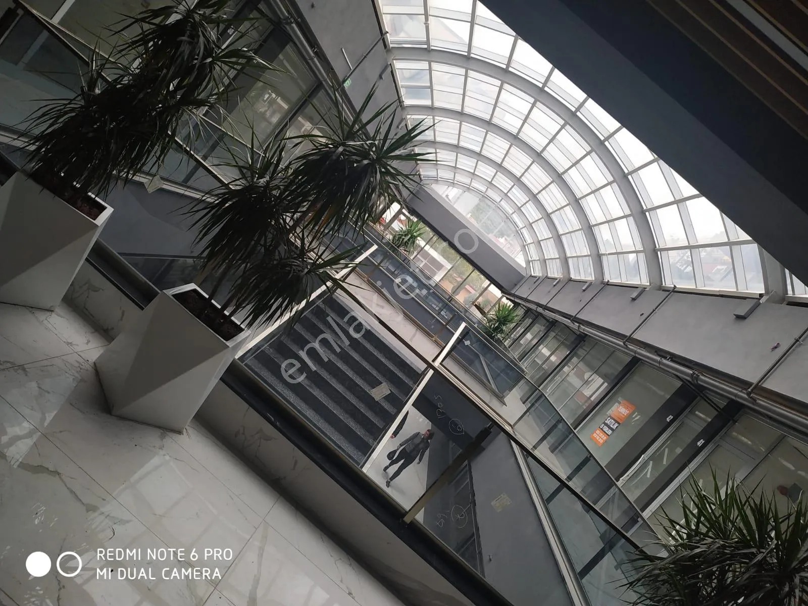 Yarımcapark İşmerkezinde Satılık Dükkan