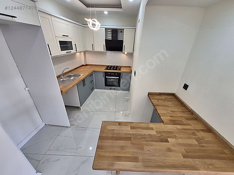 ARYA'DAN DOKTORLAR SİTESİ CİVARI 1+1 ARAKAT SATILIK DAİRE