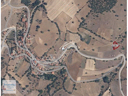 KÖY DİBİ YOLLU 500 m2