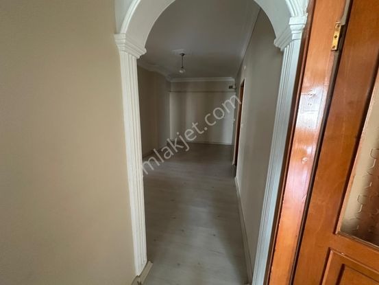 Baki Emlak'tan Kartal Kordonboyu Sahılde 3+1 Geniş Daire