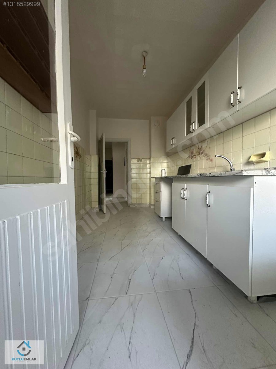 GAZİ MAHALLESİNDE SAHİLE VE CAMİYE 2 DK YÜRÜME MESAFESİNDE 3+1 - MERSİN YENİŞEHİR