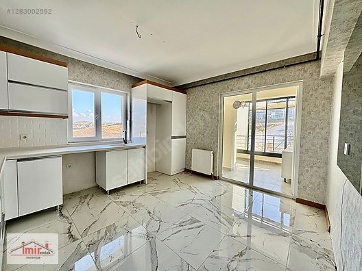 PURSAKLAR İMİR EMLAK'TAN ASANSÖRLÜ2.KAT GÜNEYBATICEPHE 3+1 125M2