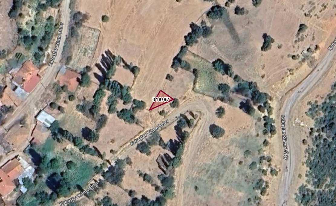 KÜTAHYA SİMAV KOYUNOBA  KÖYÜNDE 65 M²  BAHÇE  SATILIKTIR