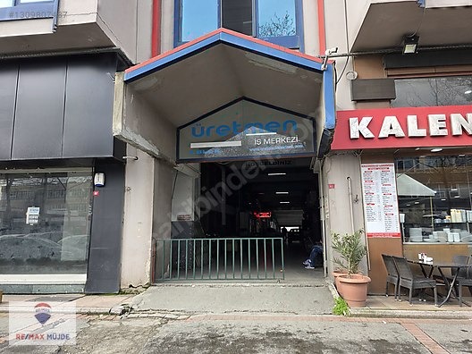 APEK ÜRETMEN IŞ MERKEZINDE SATILIK 90 M2 DÜKKAN