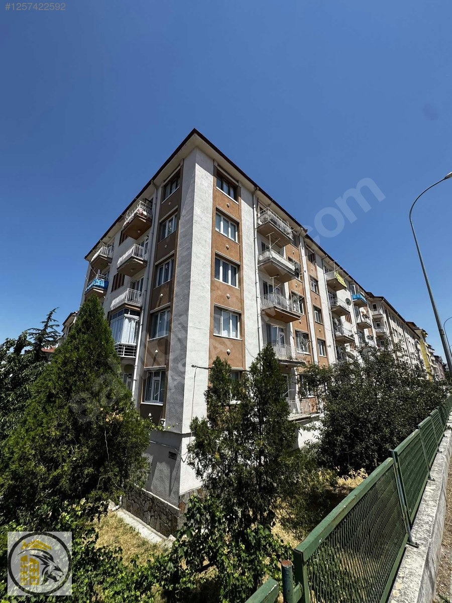 ASLAN EMLAK'TAN FATİH'DE SATILIK 3+1 DAİRE