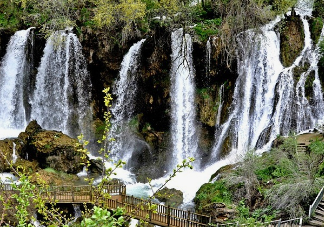   SİVAS GEMEREK ÇİÇEKOĞLU KÖYÜNDE 8.953 M² TARLAMIZ SATILIKTIR.