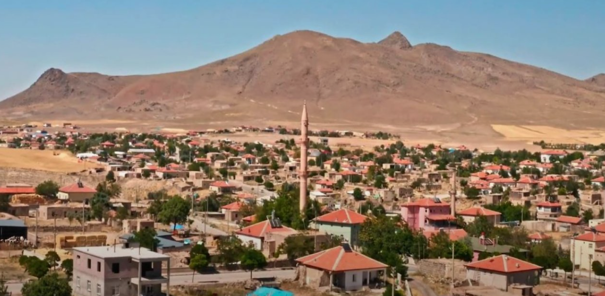   KONYA EMİRGAZİ EKİZLİ KÖYÜ ’NDE  22.066  M² TARLA SATILIKTIR