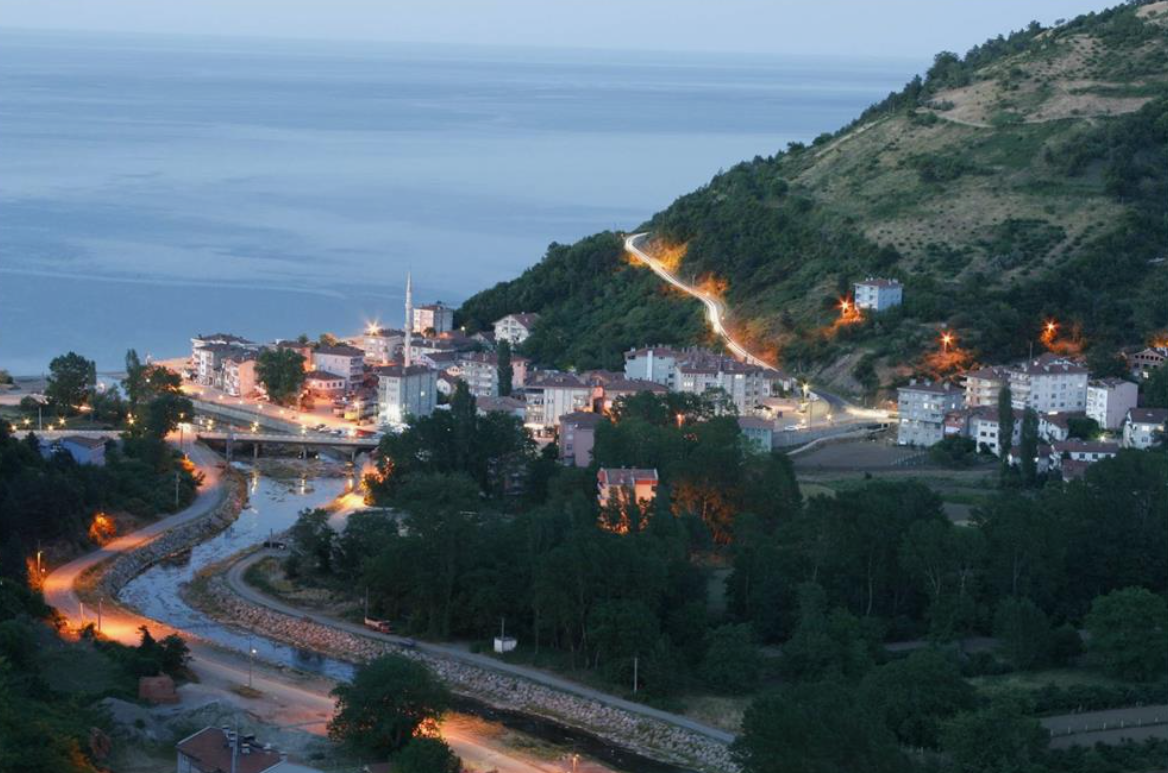KASTAMONU DOĞANYURT HASKAVAK  KÖYÜNDE 90 M²  BAHÇE  SATILIKTIR